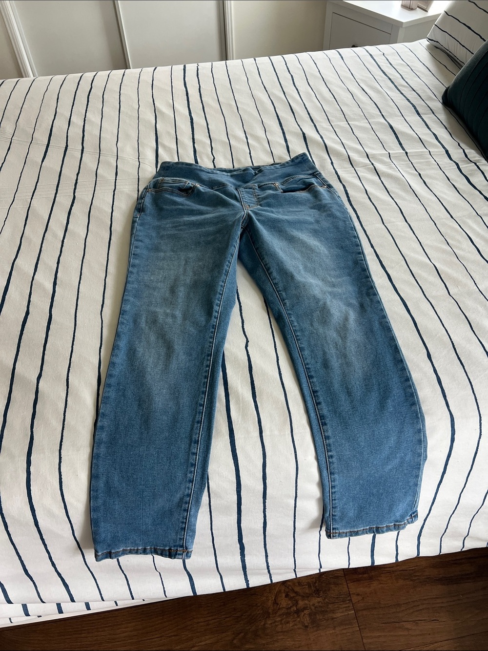 DG2 by Diane Gilman Classic Light Blue Straight-Leg Jeans